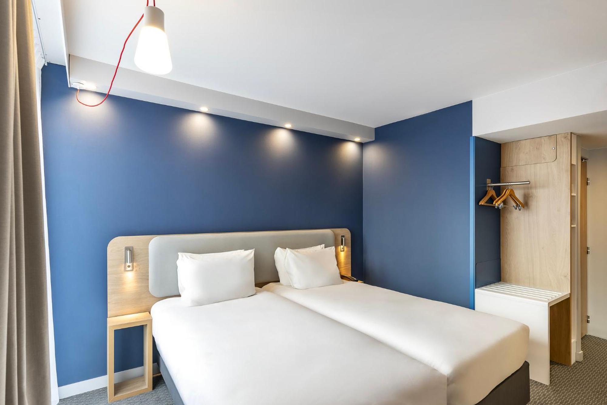 Holiday Inn Express Paris - Poissy By Ihg Exterior photo