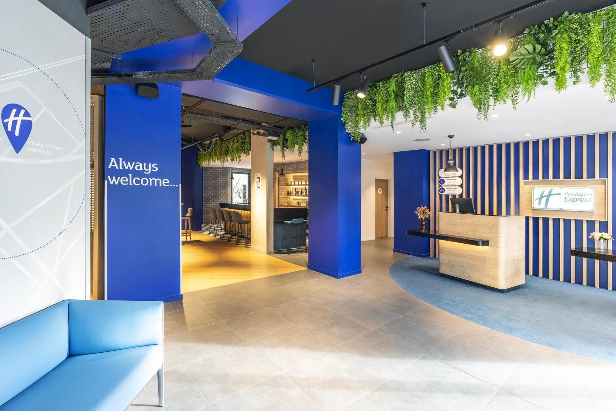 Holiday Inn Express Paris - Poissy By Ihg Exterior photo
