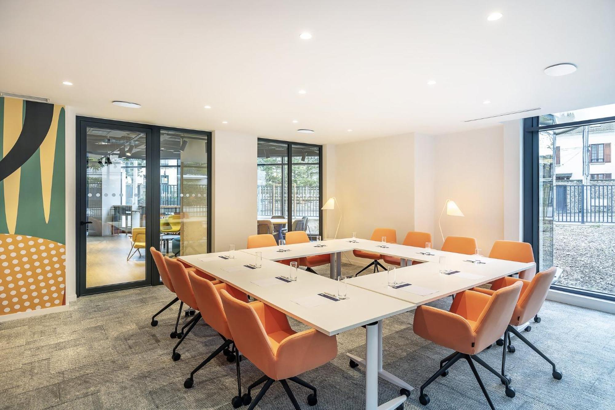 Holiday Inn Express Paris - Poissy By Ihg Exterior photo