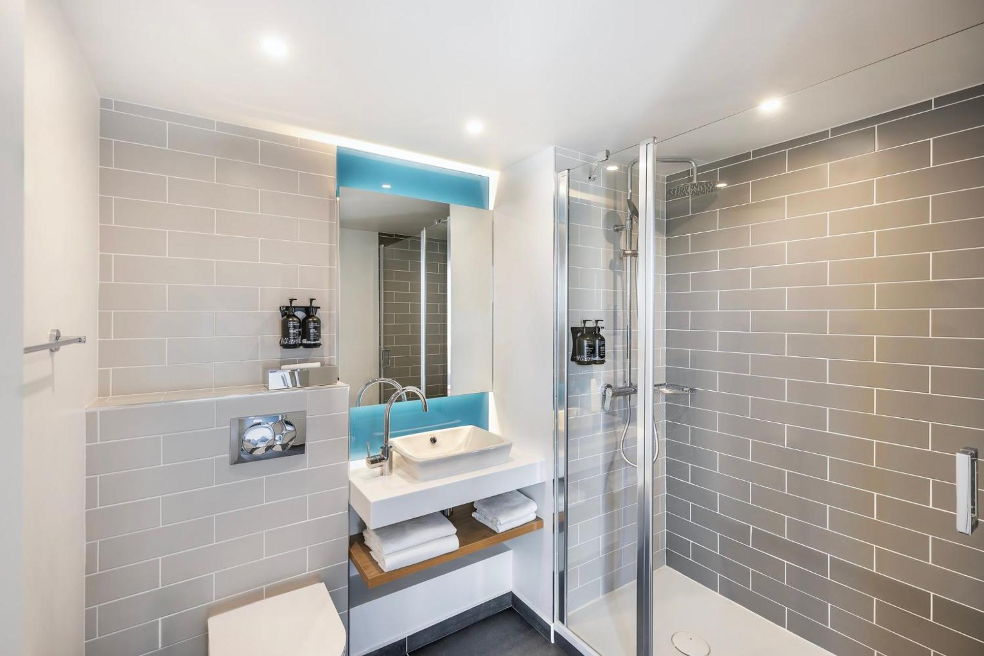 Holiday Inn Express Paris - Poissy By Ihg Exterior photo
