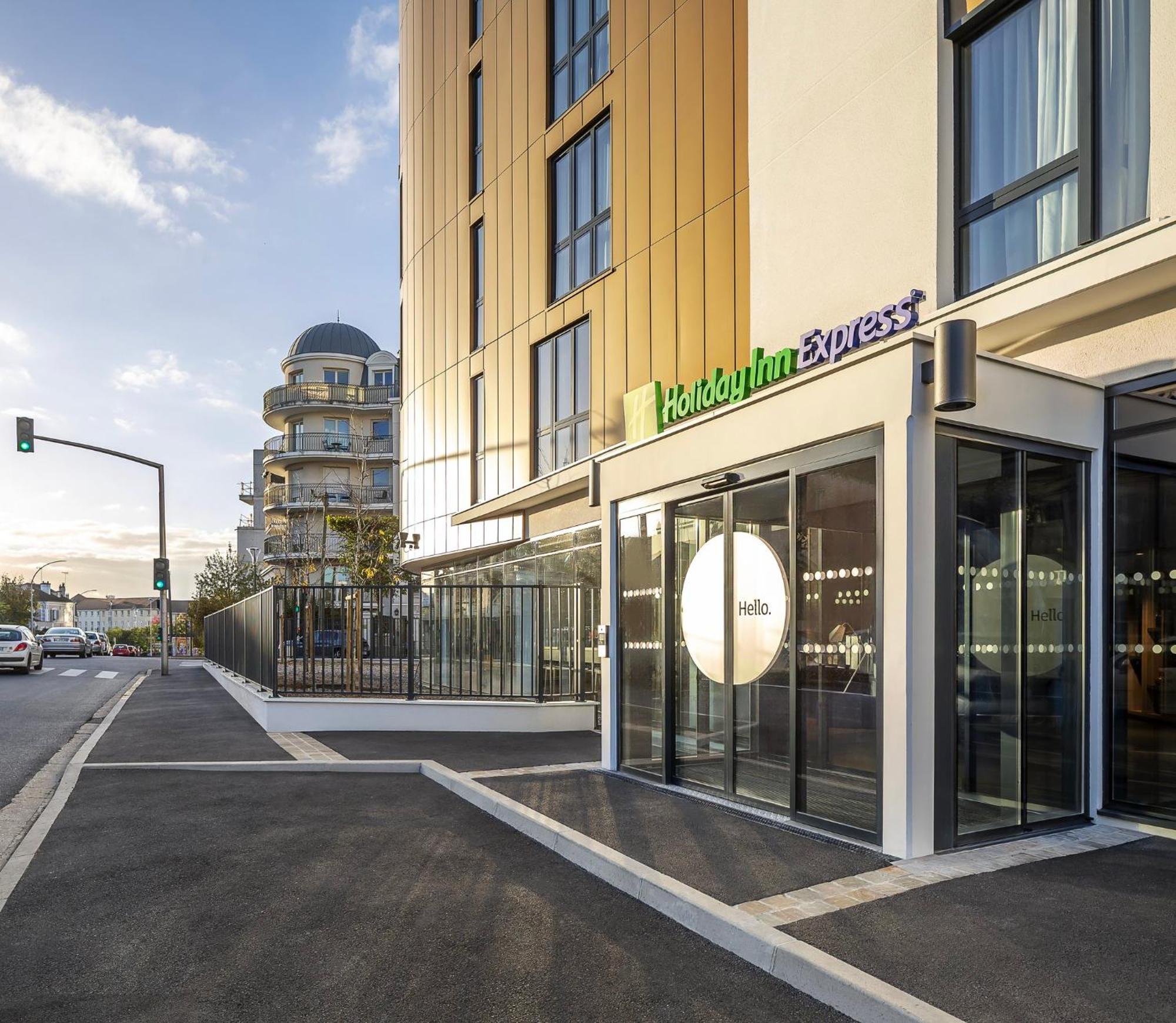 Holiday Inn Express Paris - Poissy By Ihg Exterior photo